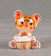 XA-230 Фигурка "Тигренок с подарком" 3'