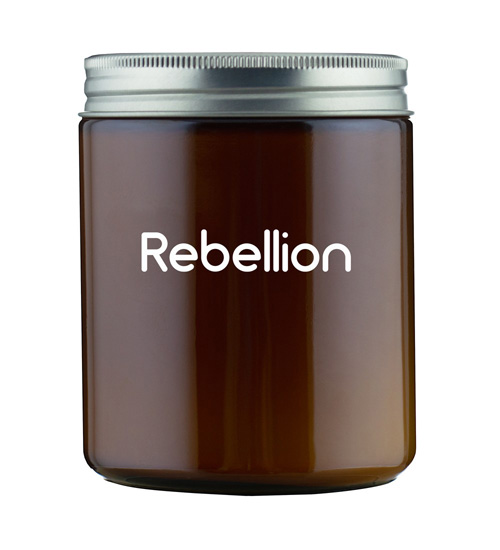 UK-02/130 Ароматична свічка "Поцілунок ночі" Rebellion 200g